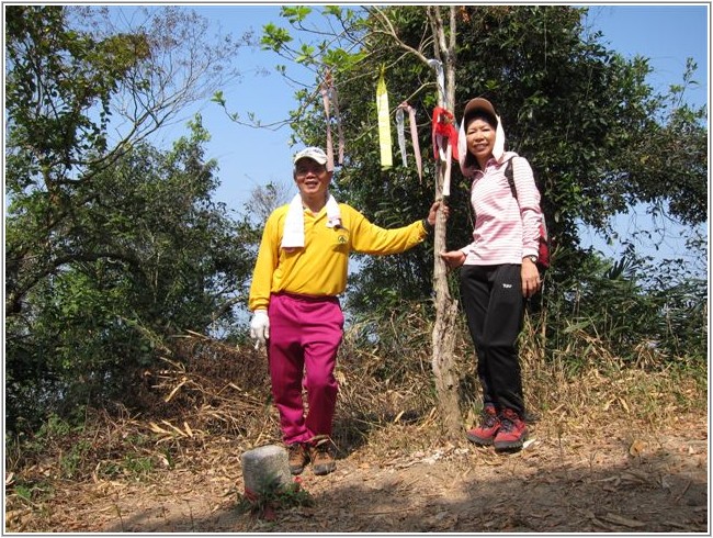 2013-02-23 11-12-31登頂糖子恩山.jpg